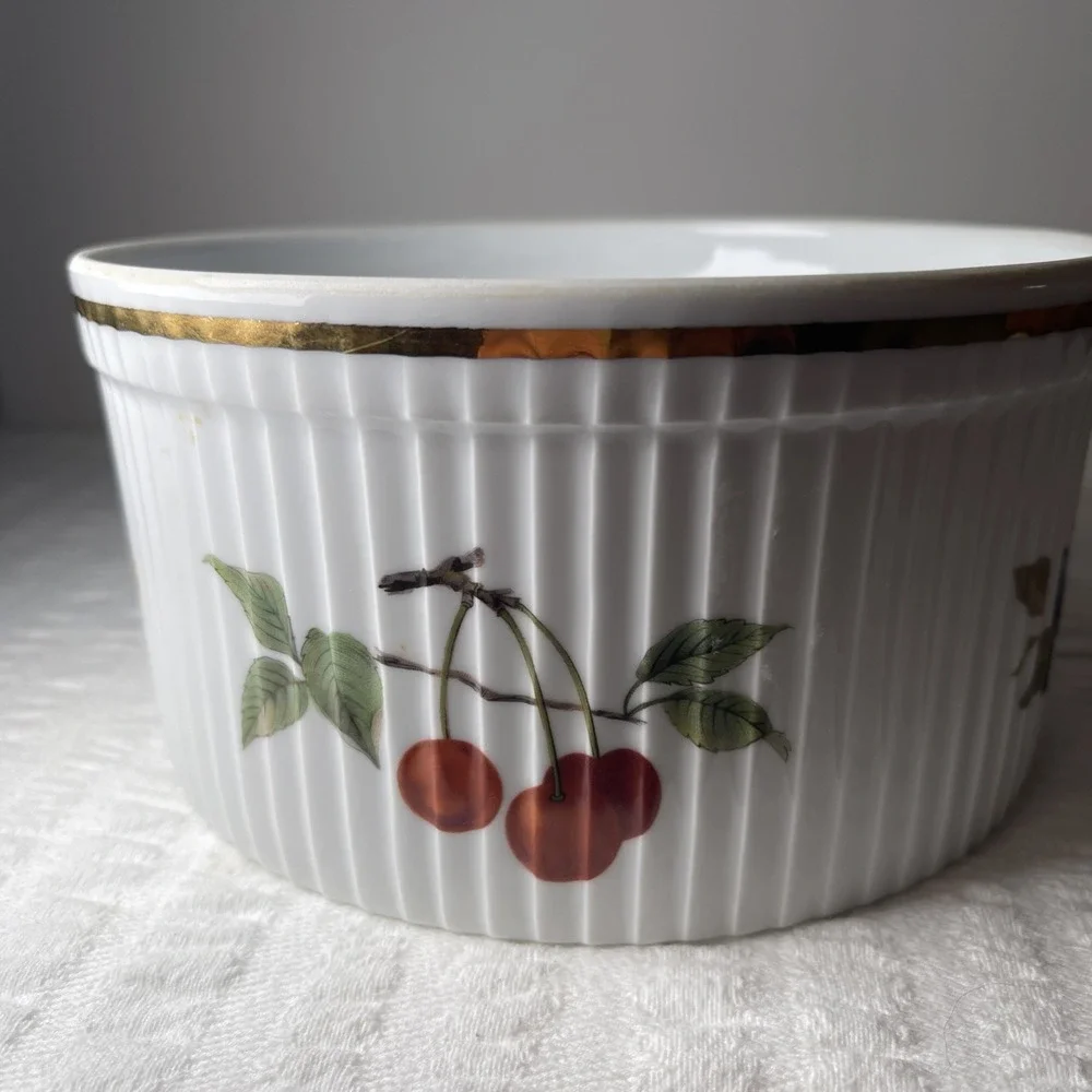 Royal Worcester Fine Porcelain Evesham Gold Soufflé Dish Made In England